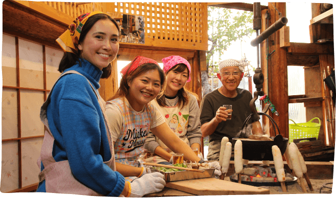 Cheerful Hosts at Homestay Akita Japan
